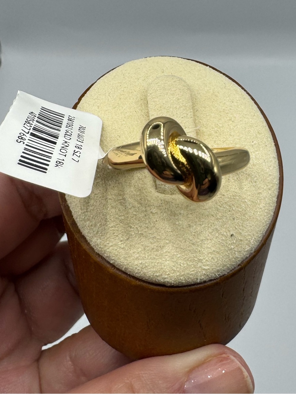 18k Love Knot Ring - Picture 5 of 9